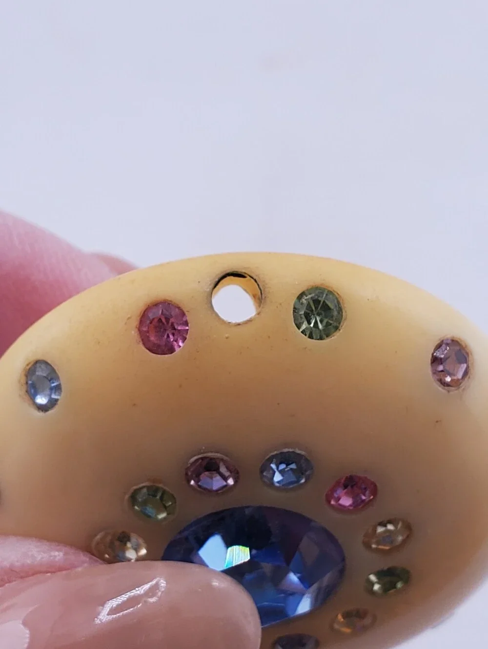 Weiss Celluloid Rhinestone Brooch - Picture 4 of 6
